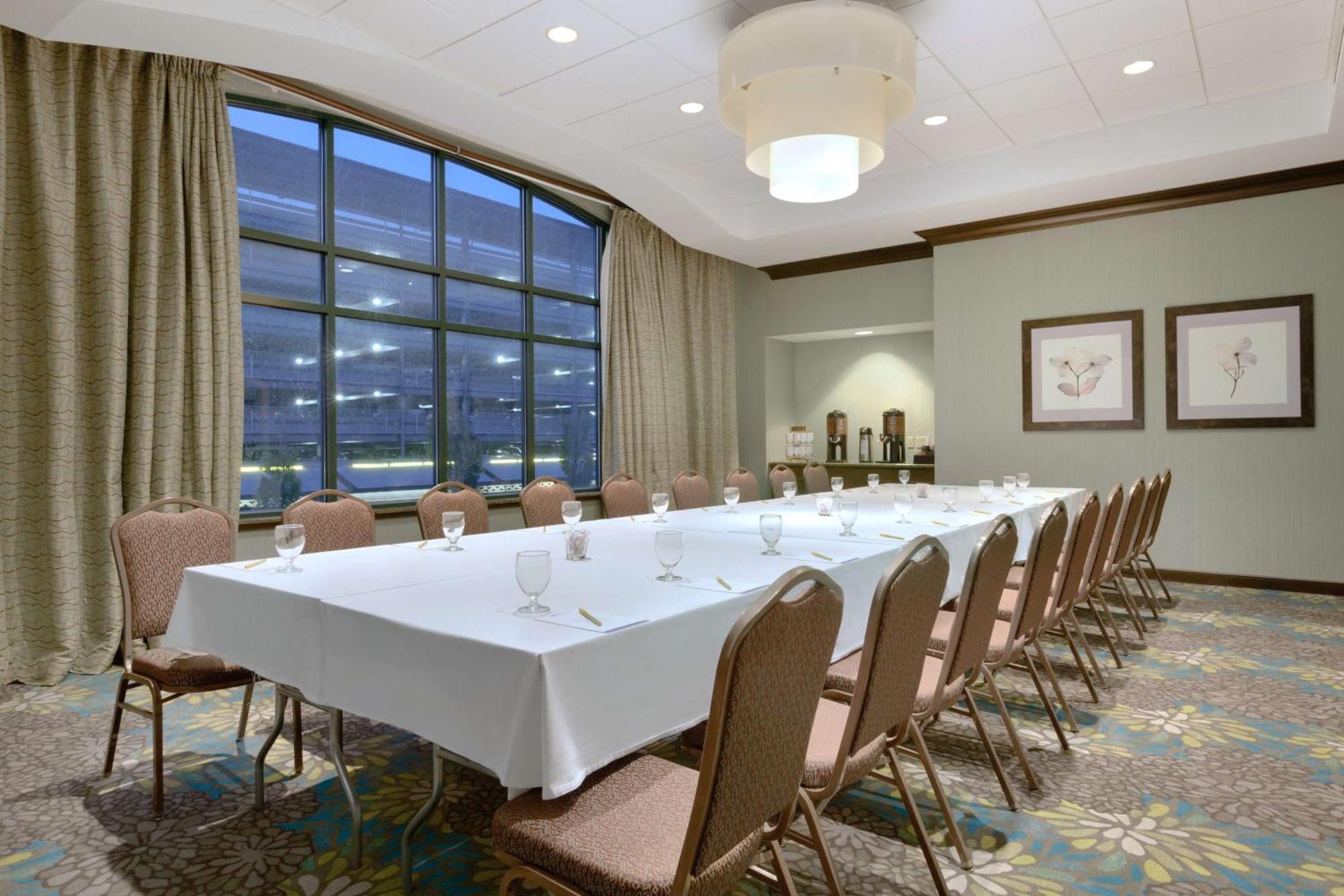 Hilton Garden Inn Worcester Extérieur photo